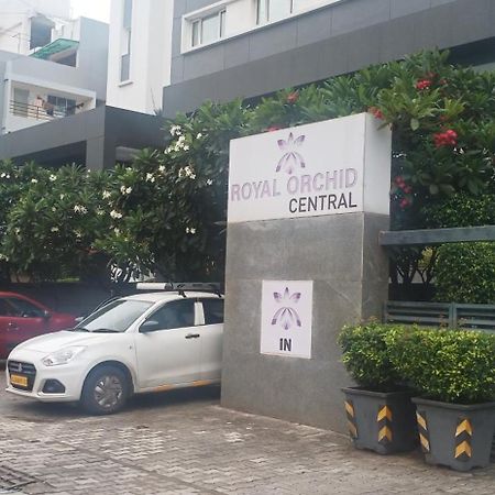 Royal Orchid Central Vadodara Exterior photo