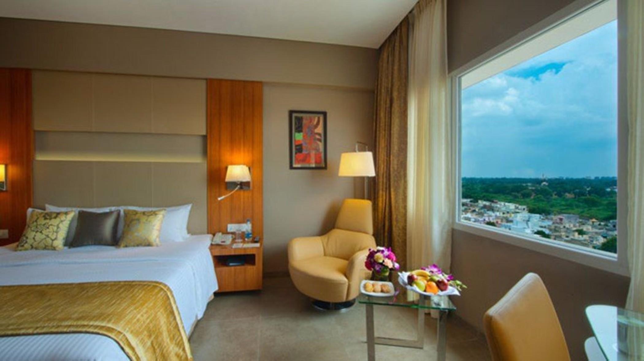 Royal Orchid Central Vadodara Room photo