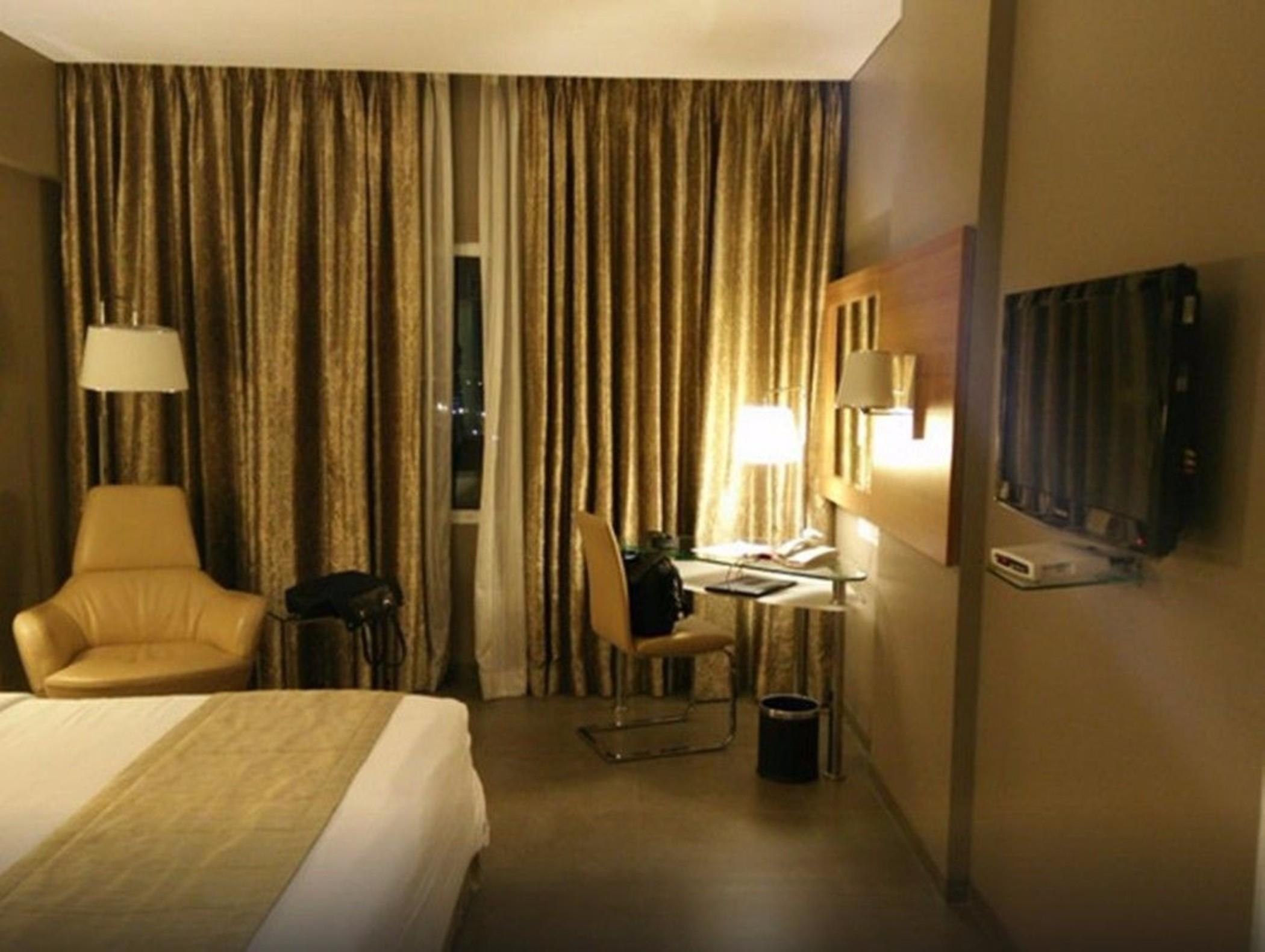 Royal Orchid Central Vadodara Exterior photo