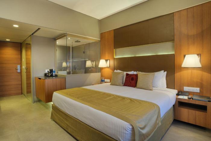 Royal Orchid Central Vadodara Exterior photo