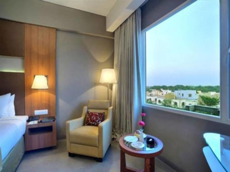 Royal Orchid Central Vadodara Exterior photo