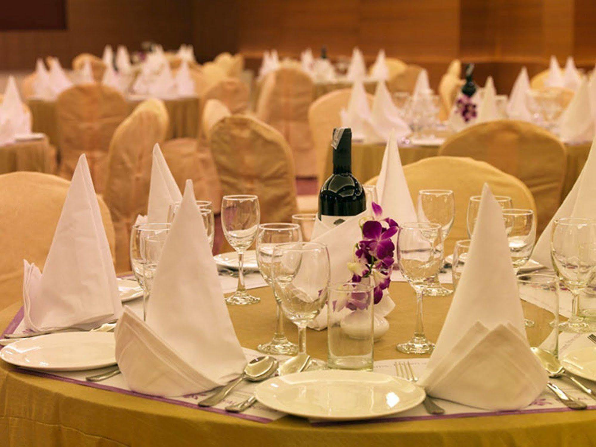 Royal Orchid Central Vadodara Exterior photo