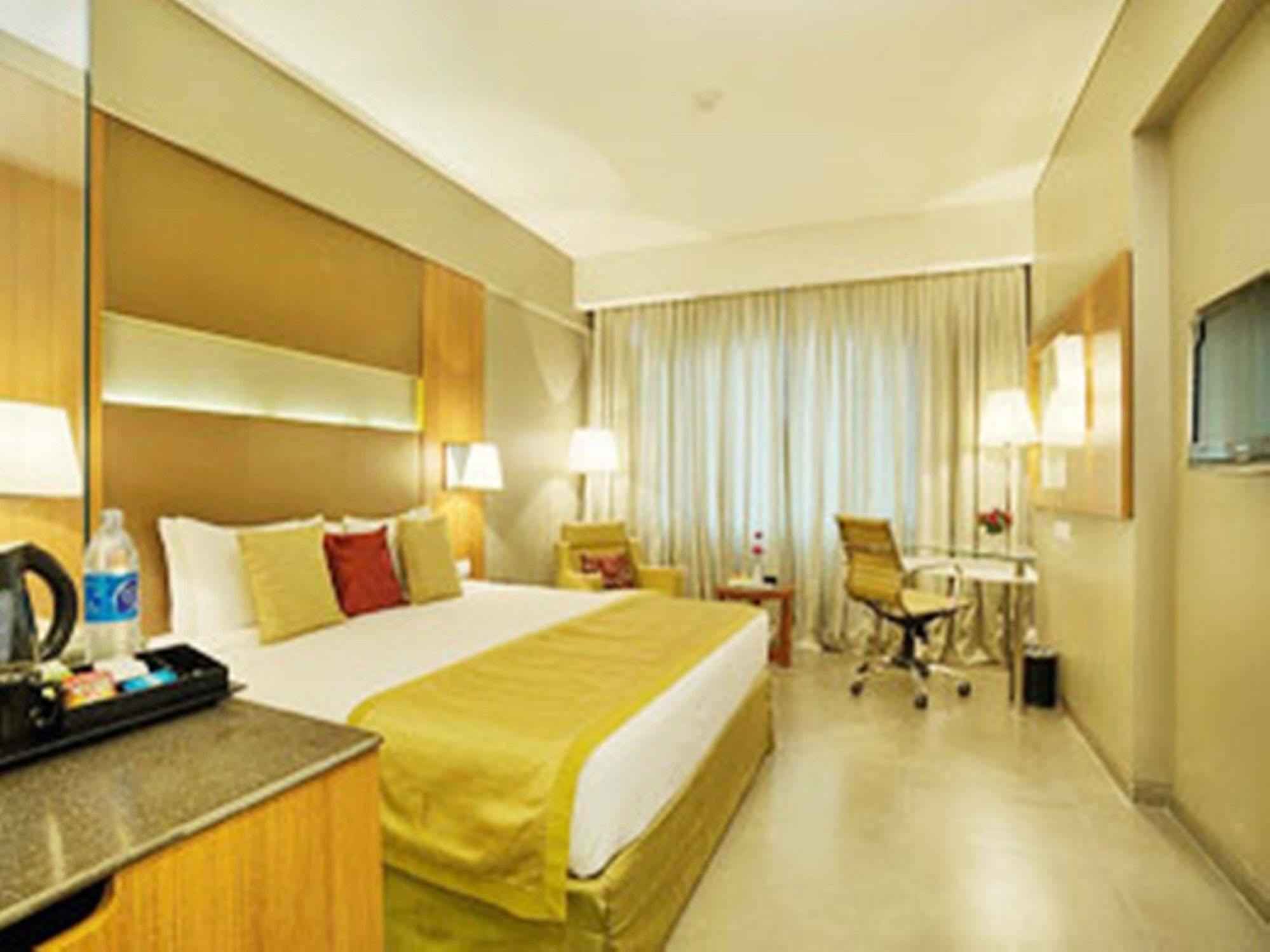 Royal Orchid Central Vadodara Exterior photo