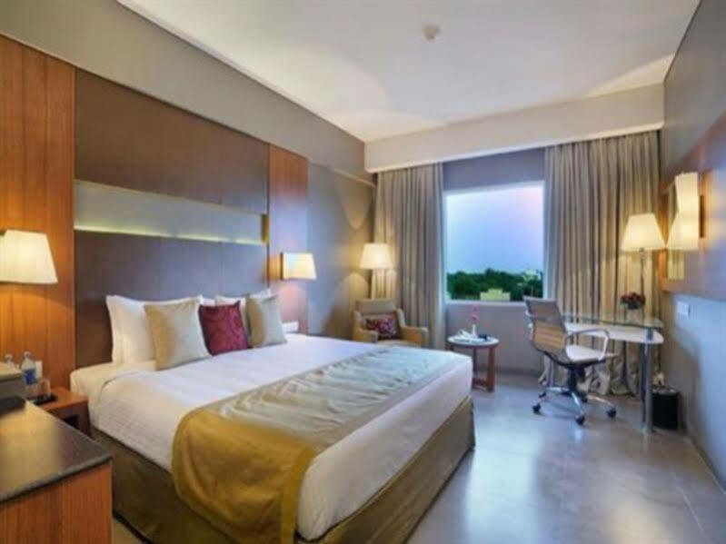 Royal Orchid Central Vadodara Exterior photo